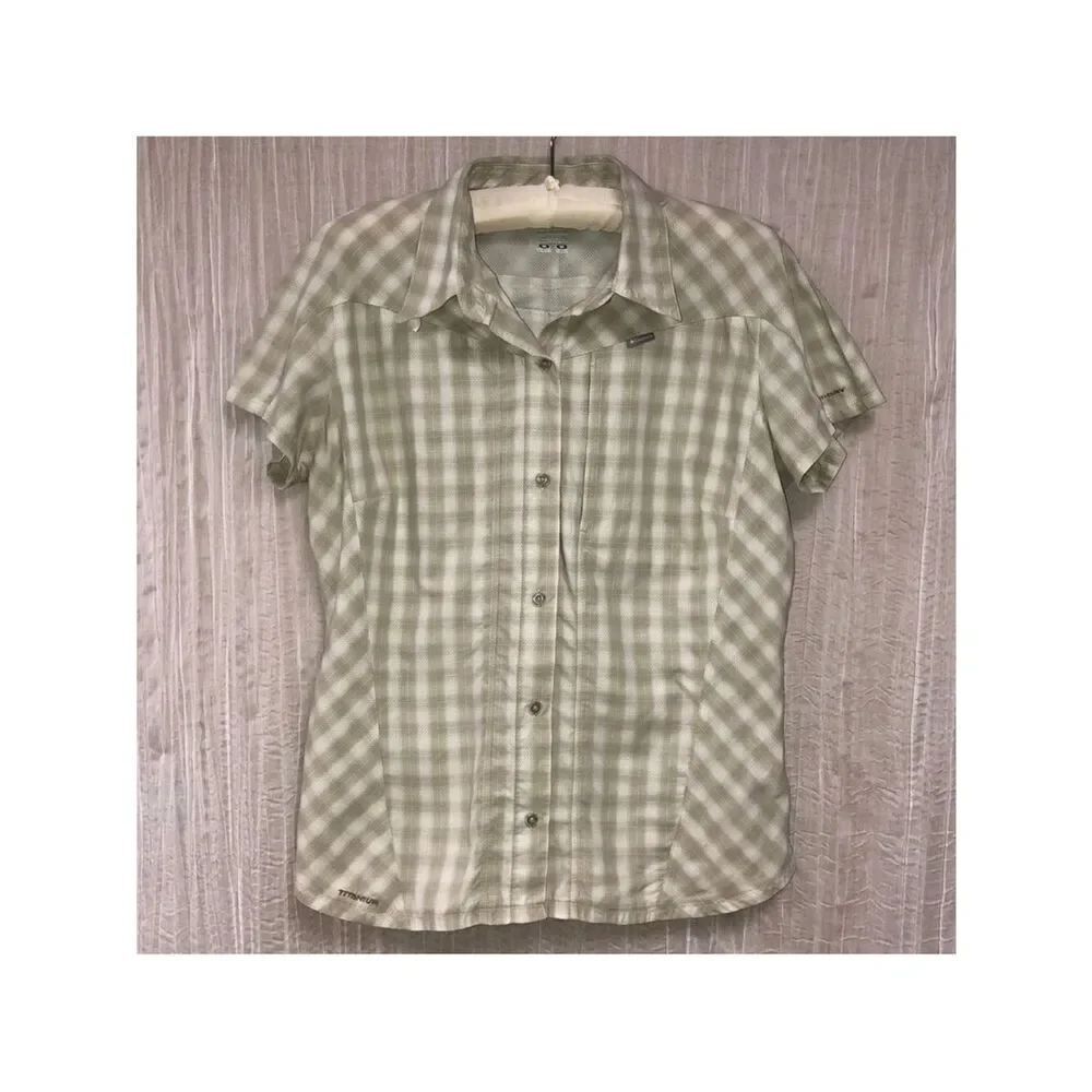 Columbia L Titanium Omni-Dry Plaid Novelty Short Sleeve Button Front Shirt